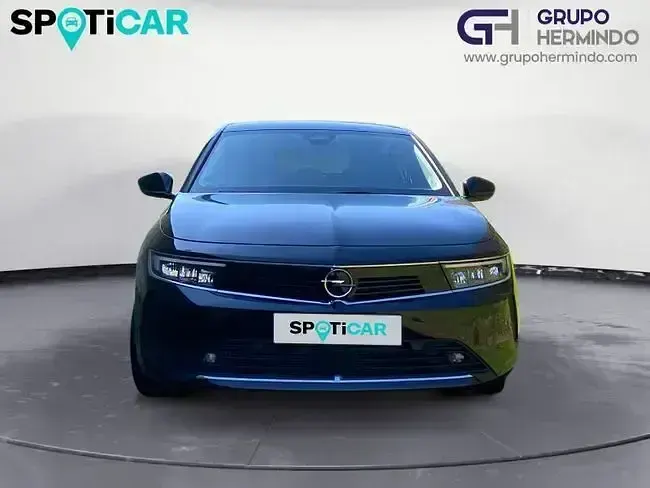 Usado Opel Astra Edition 130 HP (95 kW) 2023 Preto Sedan