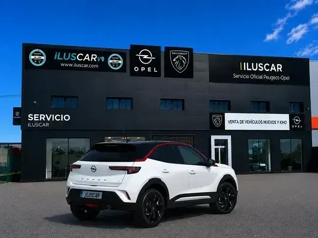 Usado Opel Mokka GS Line 110 CV (80 kW) 2021 Blanco alpino techo negro SUV