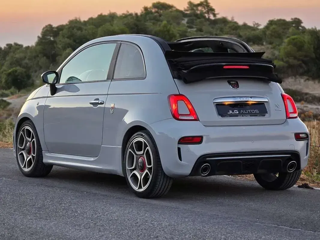 Usado Abarth 595C Turismo 165 CV (121 kW) 2021 Gris Descapotable
