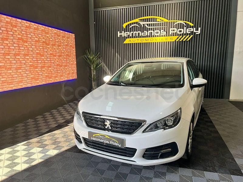 Usado Peugeot 308 SW Active 130 CV (95 kW) 2021 Blanco Familiar