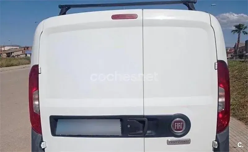 Używany Fiat Doblò 90 KM (66 kW) 2012 Biały Minivan