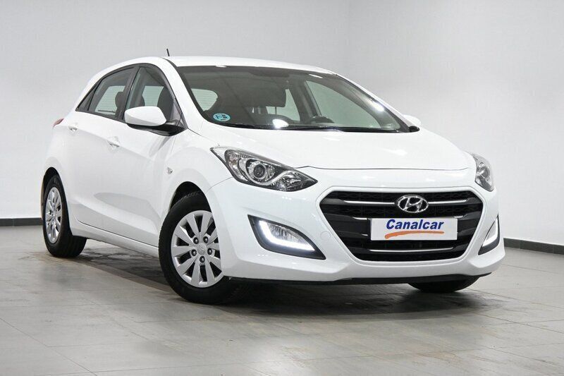 Usado Hyundai i30 90 CV (66 kW) 2016 Blanco