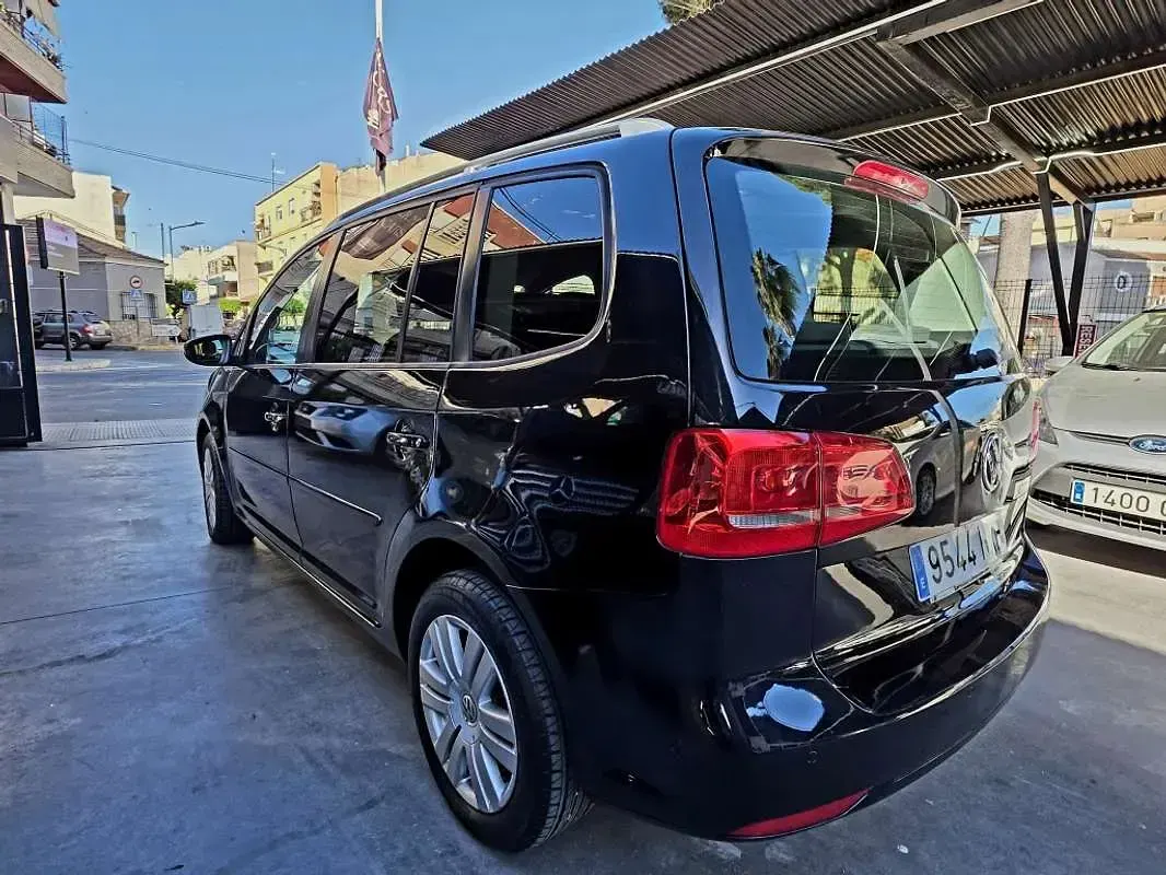 Usado VW Touran Advance 105 CV (77 kW) 2014 Monovolumen