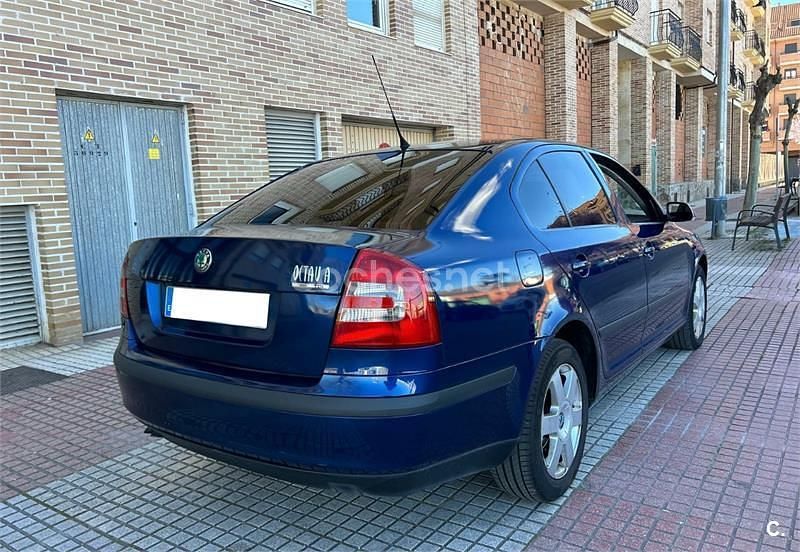 Usado Skoda Octavia 105 CV (77 kW) 2008 Azul Berlina
