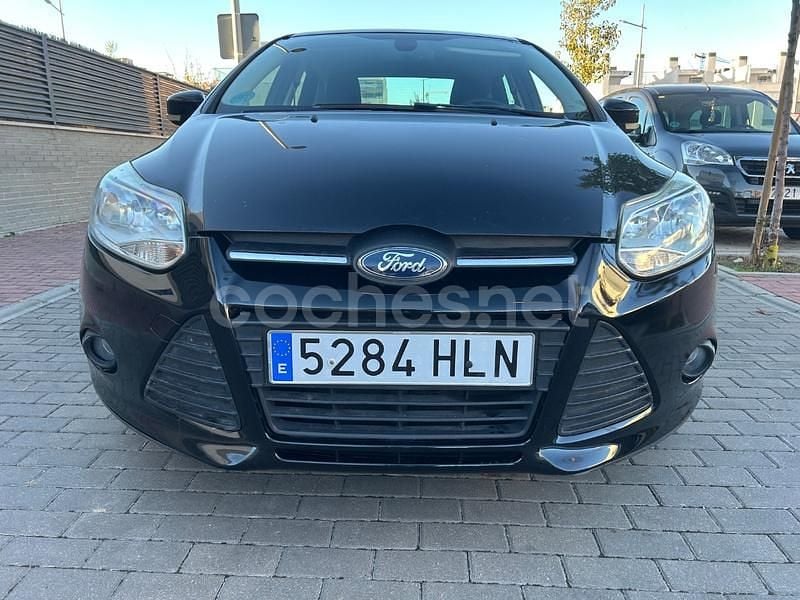 Usado Ford Focus Trend 125 CV (91 kW) 2012 Negro Berlina