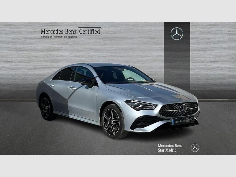 Usado Mercedes CLA250e AMG line 218 CV (160 kW) 2025 Gris Berlina