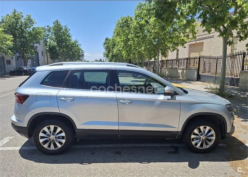 Usado Skoda Karoq Style 150 CV (110 kW) 2022 Gris / plata SUV