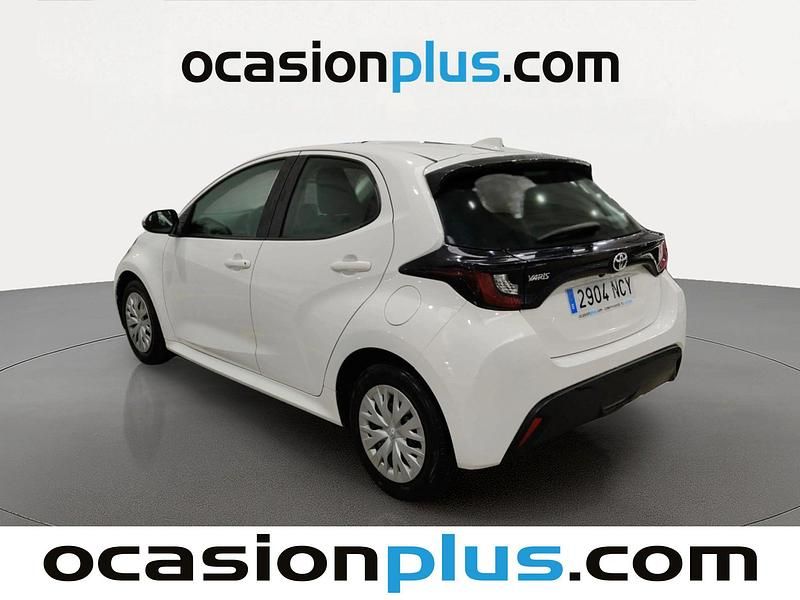 Usado Toyota Yaris Active 69 CV (50 kW) 2023 Blanco Utilitario