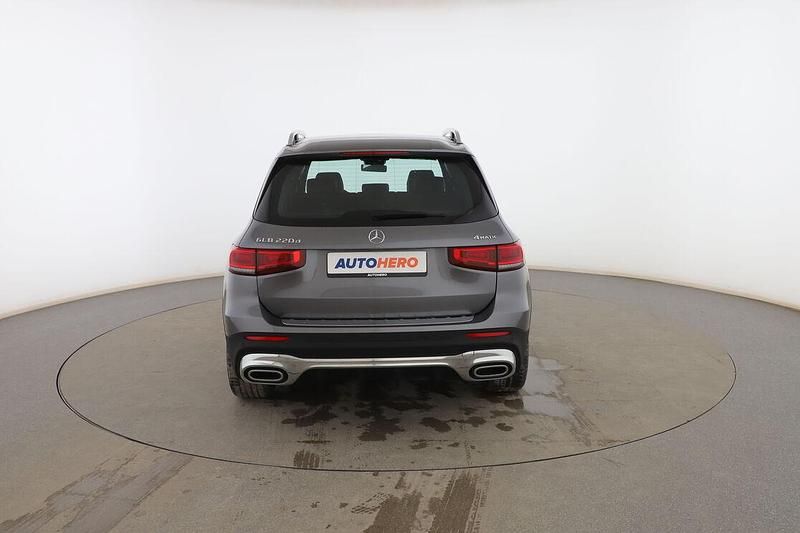 Usado Mercedes GLB220 AMG line 190 CV (139 kW) 2021 Gris SUV