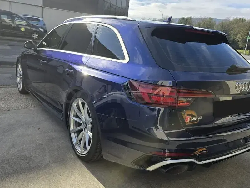 Usado Audi RS4 450 CV (330 kW) 2019 Azul Familiar