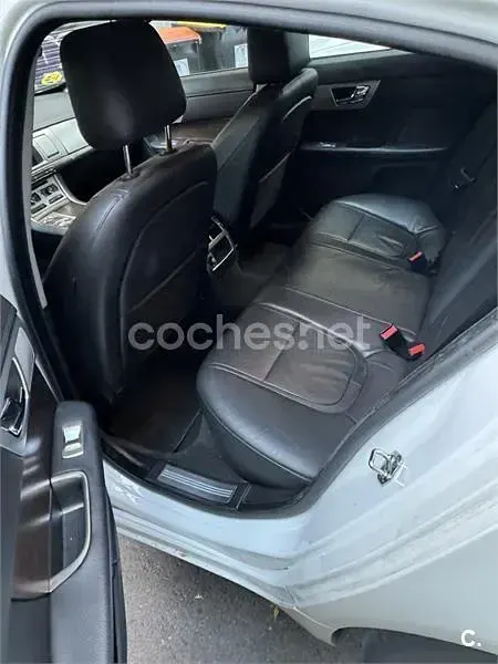 Usado Jaguar XF Luxury 190 CV (139 kW) 2013 Blanco Berlina