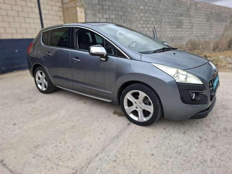 Usado Peugeot 3008 Business-Line 111 CV (81 kW) 2012 Gris Monovolumen