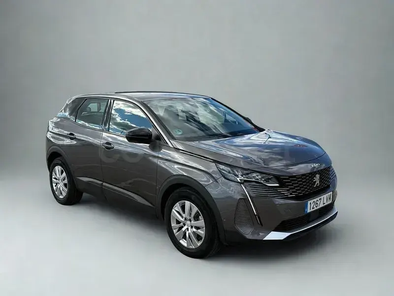 Usado Peugeot 3008 Active 130 CV (95 kW) 2022 Gris / plata SUV
