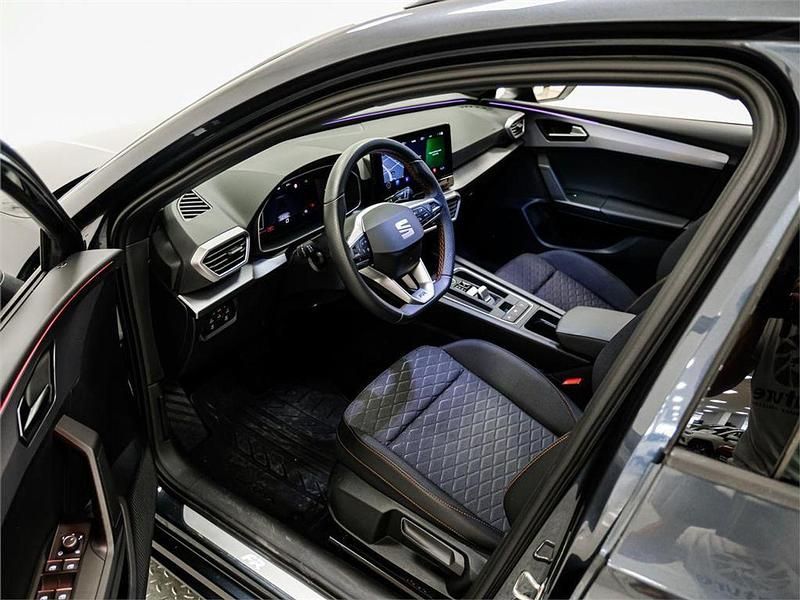 Usado Seat Leon XCELLENCE 150 CV (110 kW) 2023 Azul Berlina