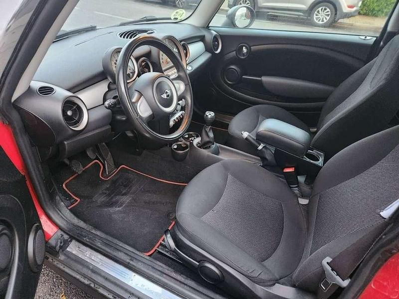 Usado Mini Cooper D 109 CV (80 kW) 2007 Rojo Utilitario