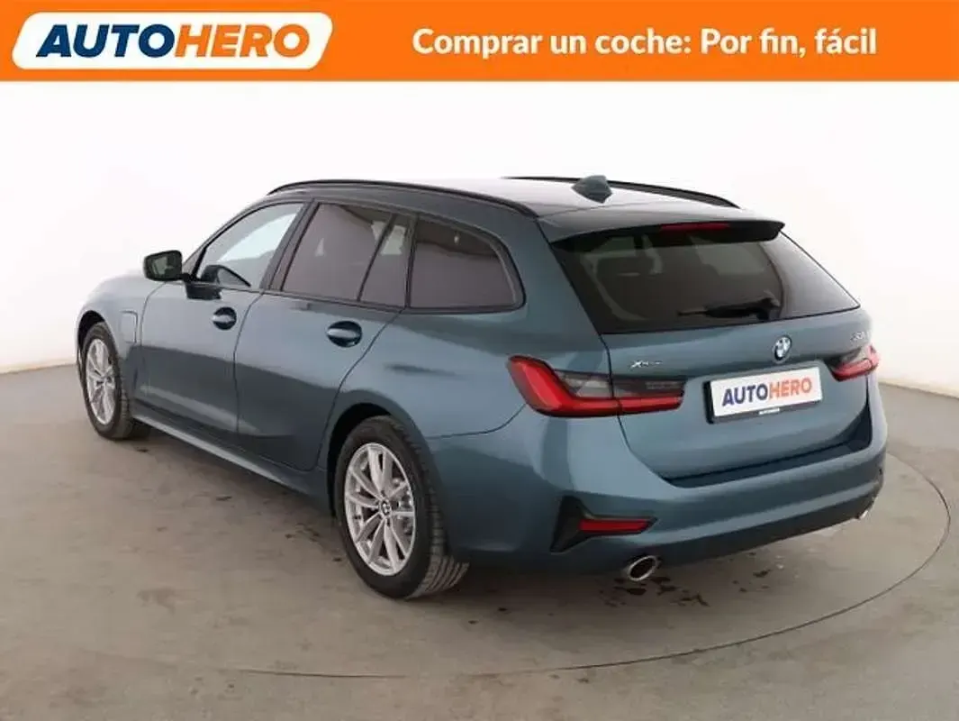 Usado BMW 330e Comfort Edition 252 CV (185 kW) 2021 Azul Familiar
