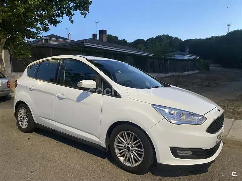 Usado Ford C-MAX Trend 100 CV (73 kW) 2017 Blanco Monovolumen