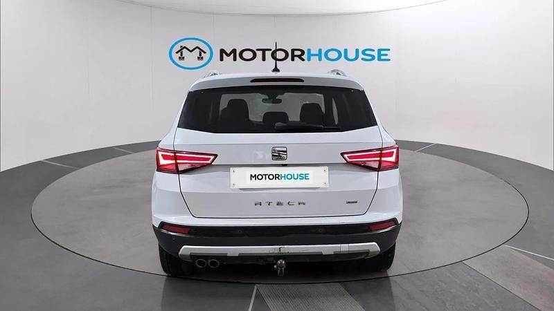 Usado Seat Ateca 4Drive 190 CV (139 kW) 2016 Blanco SUV