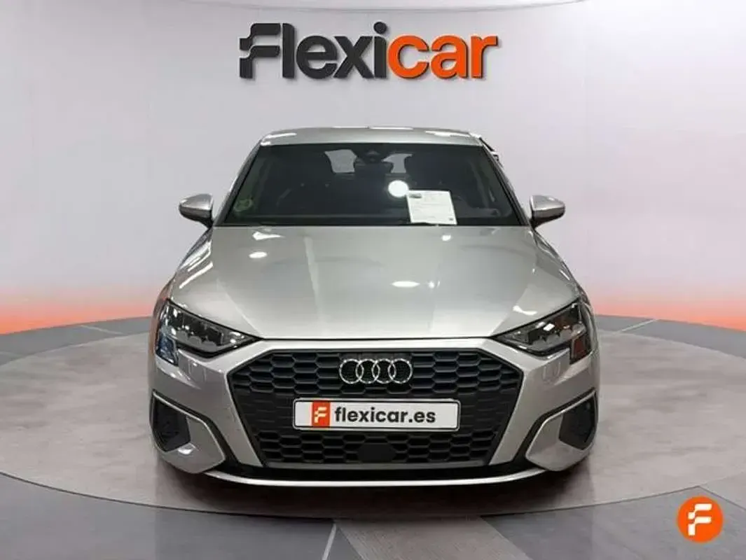 Usado Audi A3 Sportback 116 CV (85 kW) 2023 Gris Utilitario