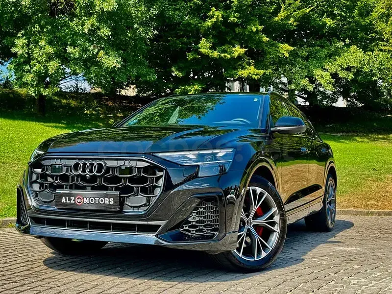 Usado Audi Q8 Comfort 490 CV (360 kW) 2024 Negro SUV