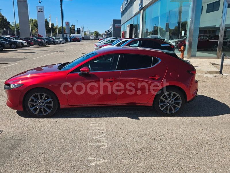 Rojo Usado 2024 Mazda 3 Berlina | 29.300 € (Precio justo) - Imagen 1/4