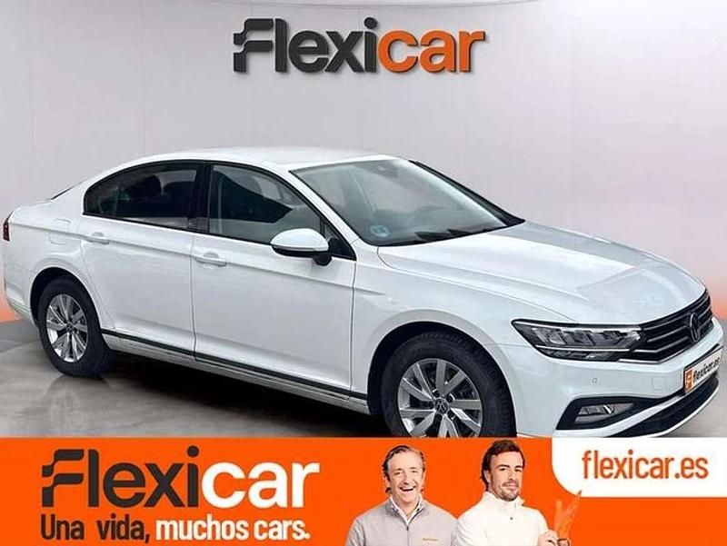 Blanco Usado 2021 VW Passat Berlina | 17.490 € (Super precio) - Imagen 1/4