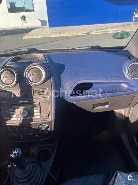 Usado Ford Fiesta Ambiente 70 CV (51 kW) 2008 Negro Utilitario