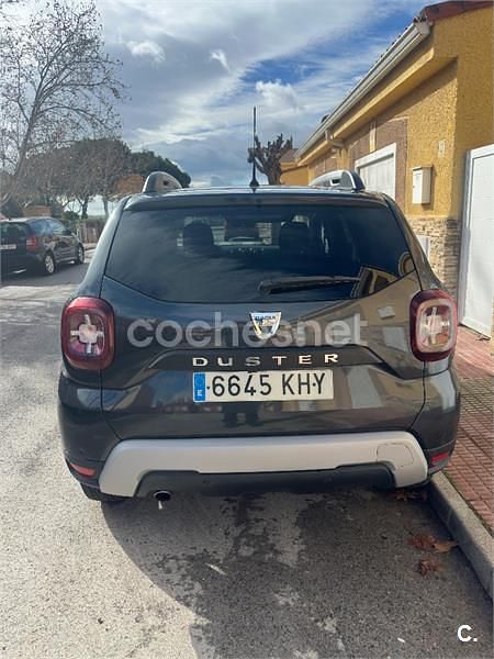 Usado Dacia Duster Prestige 125 CV (91 kW) 2018 Gris / plata SUV