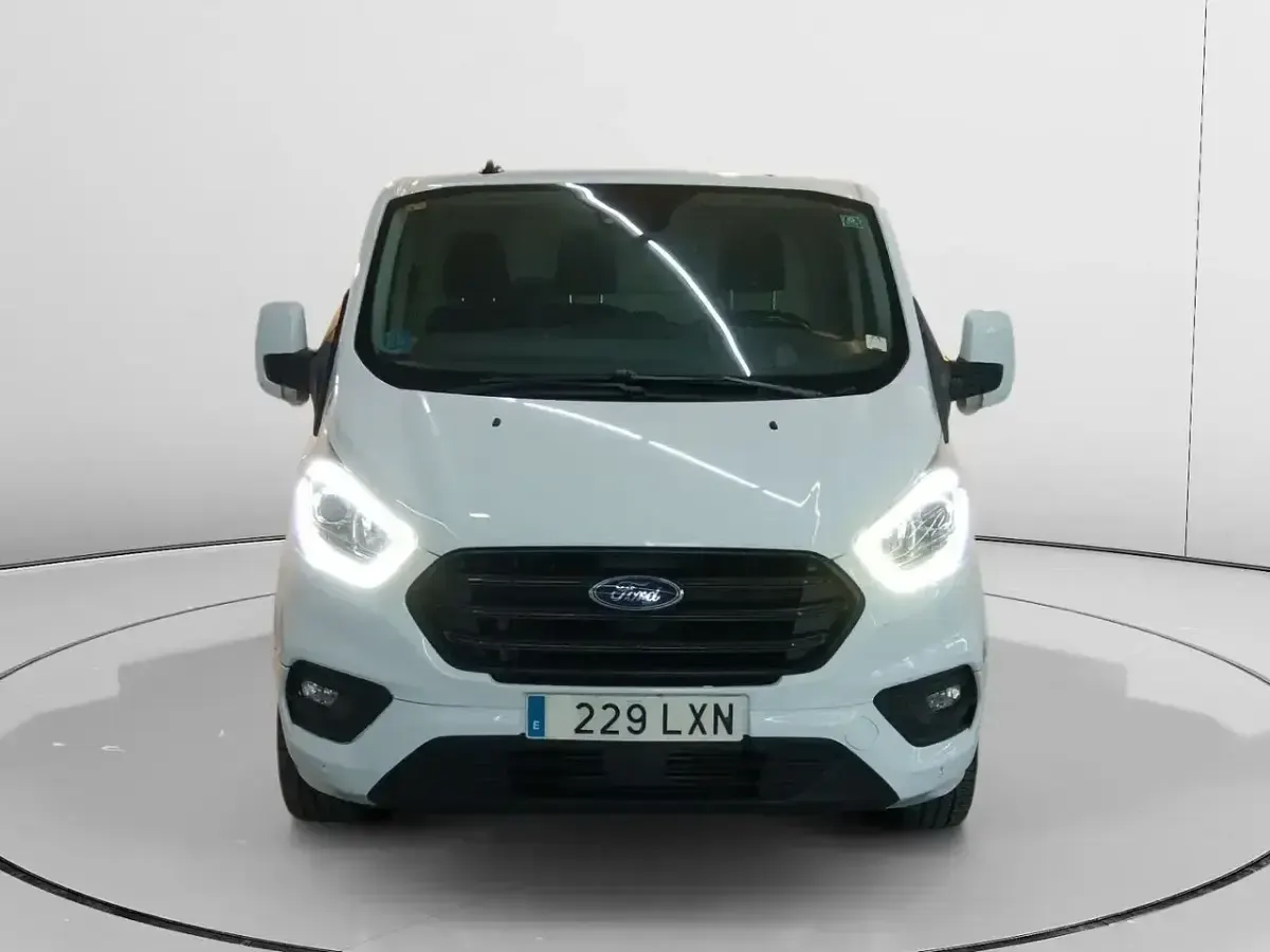 Usado Ford Transit Custom 131 CV (96 kW) 2022 Blanco Berlina