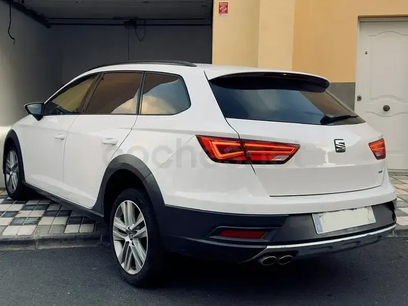 Usado Seat Leon FR 150 CV (110 kW) 2019 Blanco Berlina