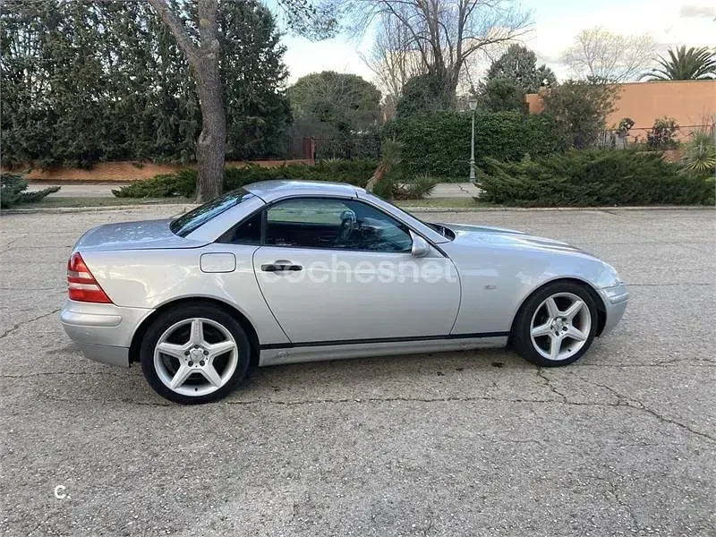 Usado Mercedes SLK230 193 CV (141 kW) 1997 Gris / plata Descapotable