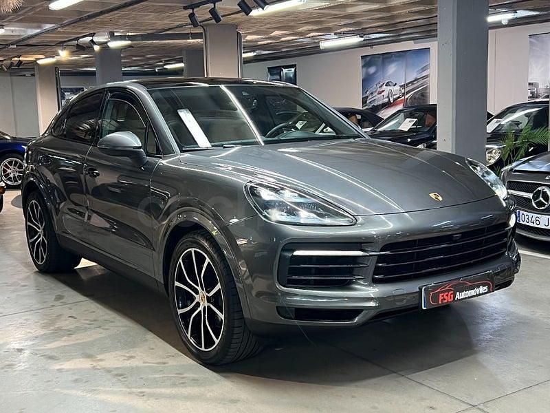 Usado Porsche Cayenne 462 CV (339 kW) 2020 Gris / plata SUV