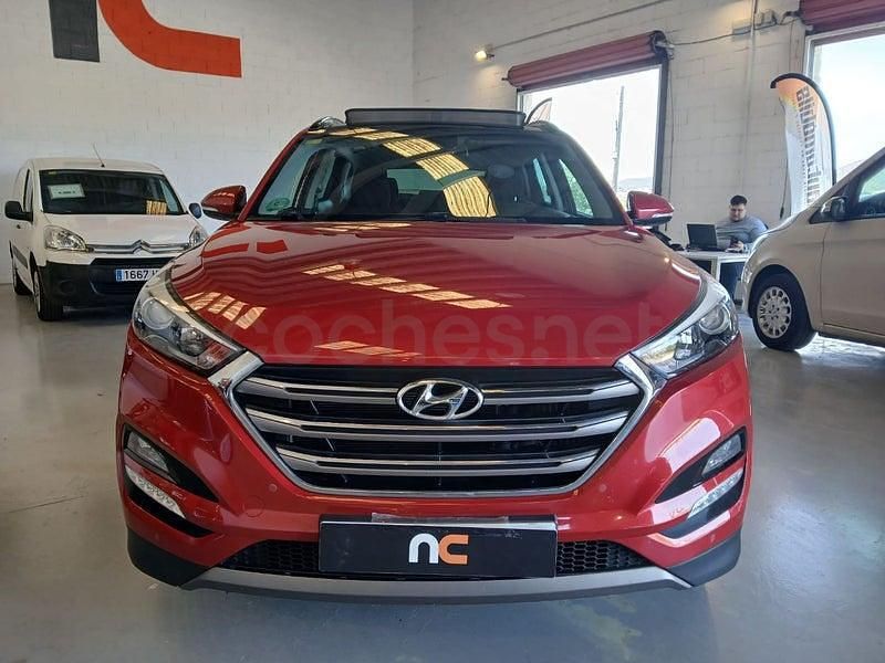Usado Hyundai Tucson 115 CV (84 kW) 2016 Granate SUV