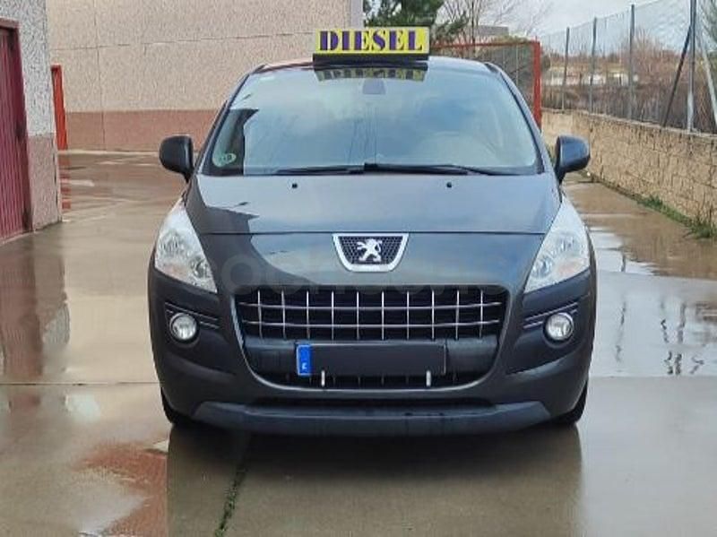 Usado Peugeot 3008 Access 112 CV (82 kW) 2012 Gris / plata Familiar
