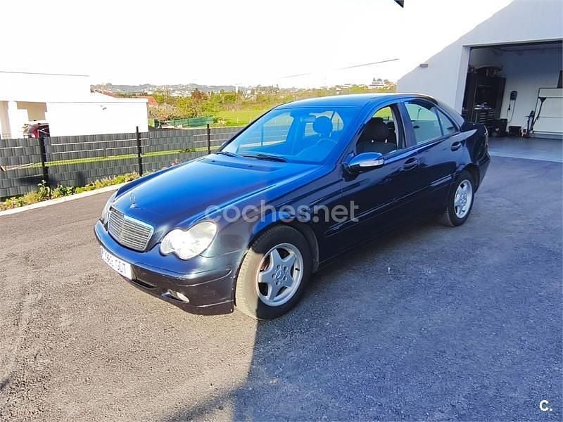 Usado Mercedes C180 Classic 143 CV (105 kW) 2003 Azul Berlina
