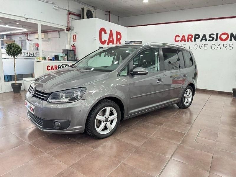 Usado VW Touran Sport 140 CV (102 kW) 2014 Gris / plata Monovolumen