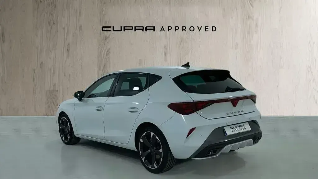 Usado Cupra Leon 150 CV (110 kW) 2025 Blanco
