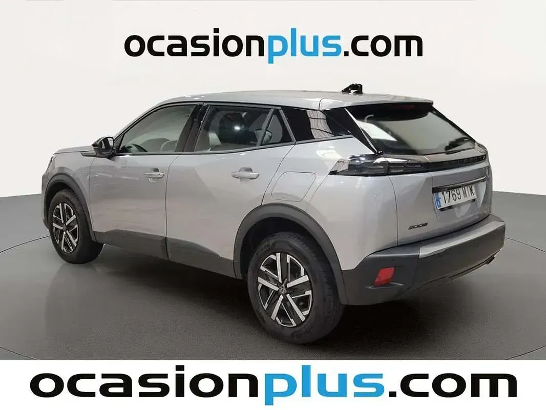 Usado Peugeot 2008 Active 102 CV (75 kW) 2024 Gris SUV