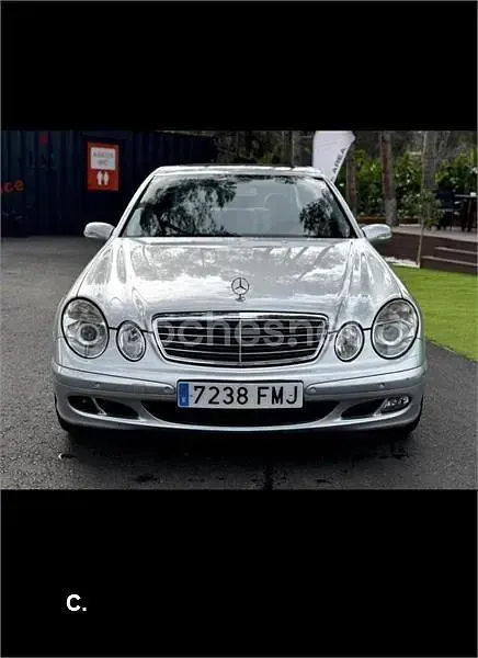 Usado Mercedes E220 Avantgarde 150 CV (110 kW) 2006 Gris / plata Berlina