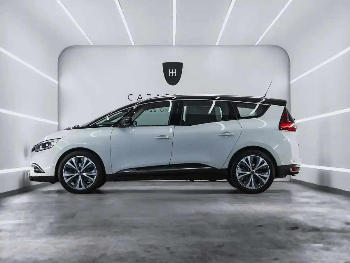 Usado Renault Scénic IV Zen 140 CV (102 kW) 2018 Blanco Monovolumen