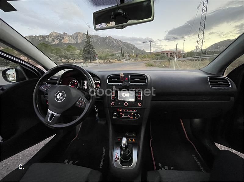 Usado VW Golf VII Advance 105 CV (77 kW) 2012 Gris / plata Berlina