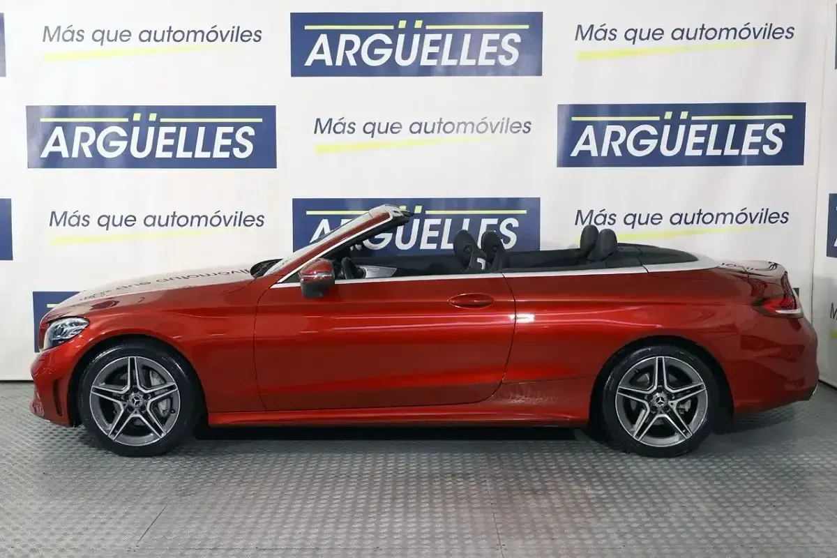 Usado Mercedes 200 AMG line 197 CV (144 kW) 2020 Rojo Descapotable
