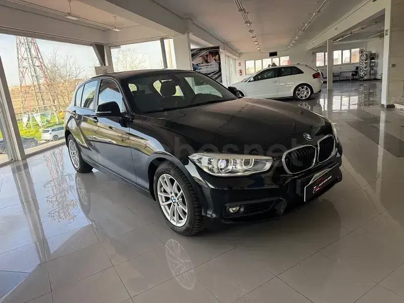 Usado BMW 118 140 CV (102 kW) 2019 Negro Utilitario
