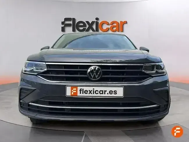 Usado VW Tiguan Life 150 CV (110 kW) 2022 Azul SUV