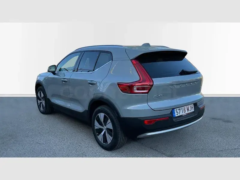 Usado Volvo XC40 Core 211 CV (155 kW) 2023 Gris / plata SUV
