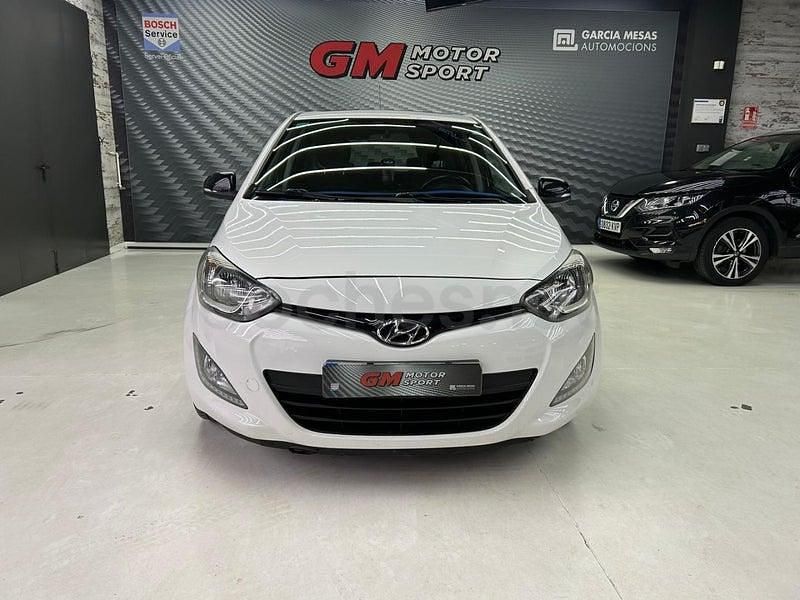Usado Hyundai i20 90 CV (66 kW) 2014 Blanco Utilitario