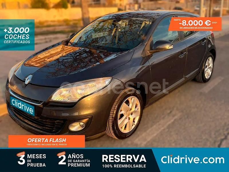 Gris / plata Usado 2013 Renault Mégane Authentique Berlina | 7990 € (Precio justo) - Imagen 1/3