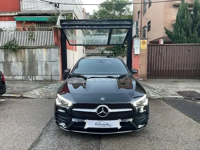 Usado Mercedes CLA220 Shooting Brake 190 CV (139 kW) 2020 Negro Familiar