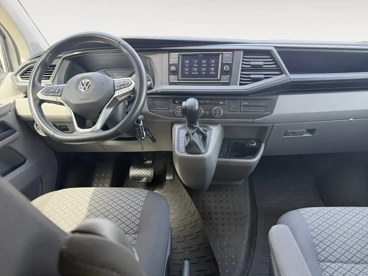Usado VW Caravelle 150 CV (110 kW) 2020 Gris/plata Van