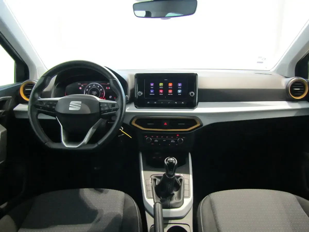 Usado Seat Arona Style 115 CV (84 kW) 2025 Gris SUV